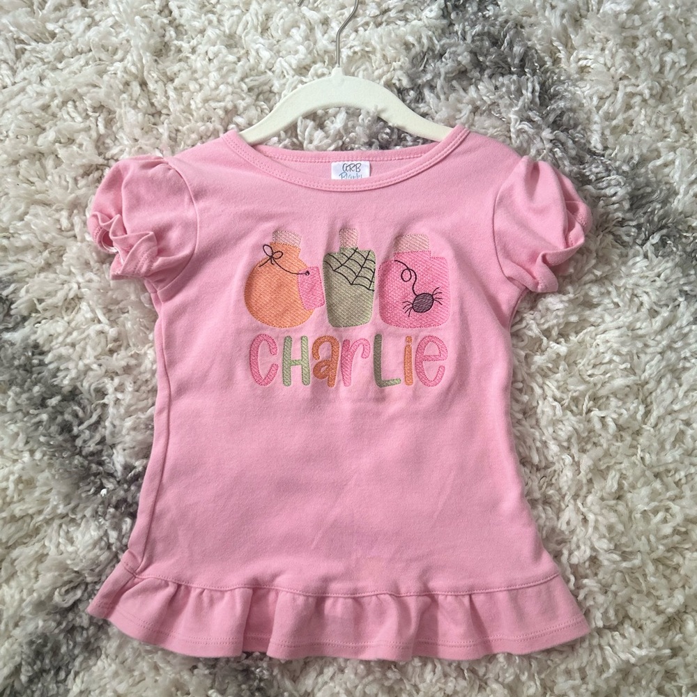 Kids Halloween top 

Monogrammed “Charlie” 

Sz 5T